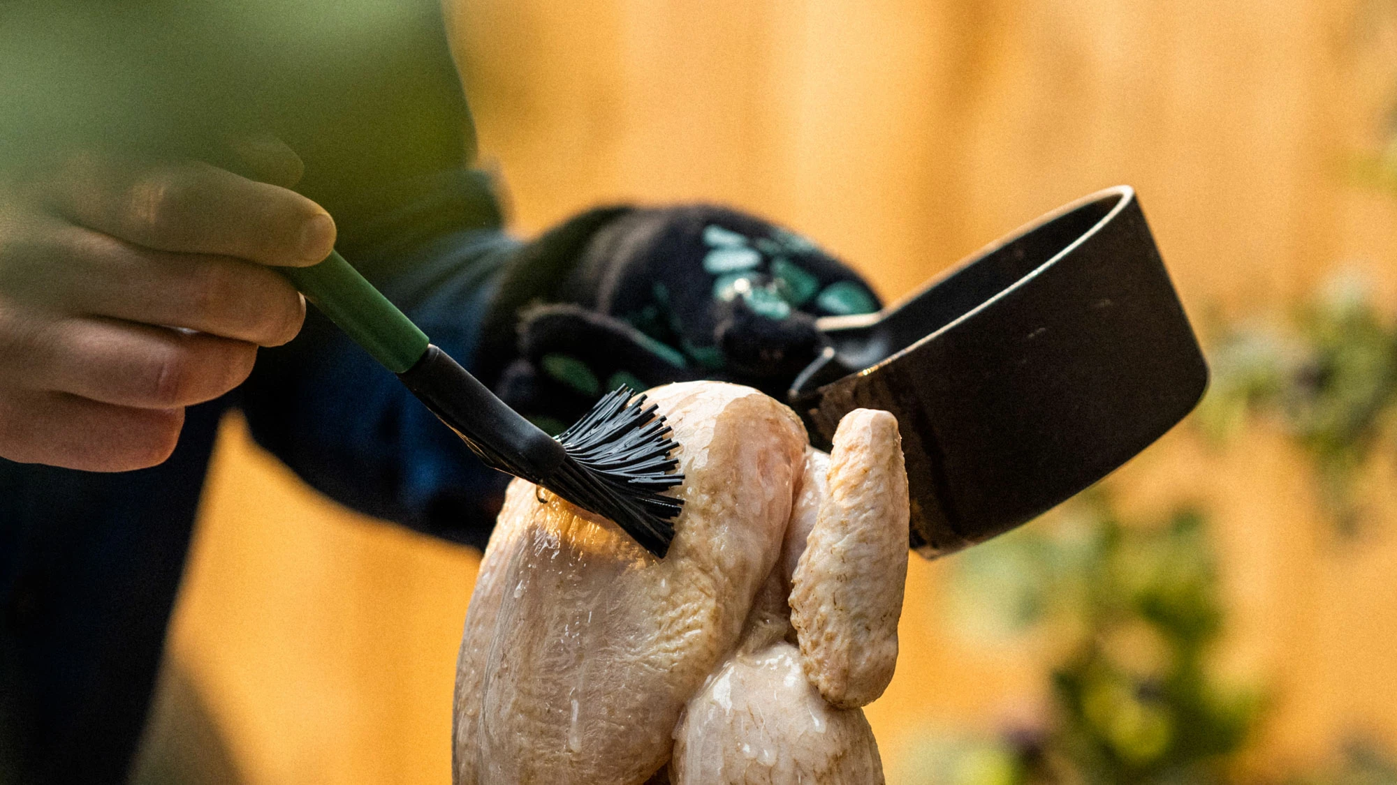 Cast Iron Saucepot With Basting Brush 3 Cast Iron Saucepot With Basting Brush